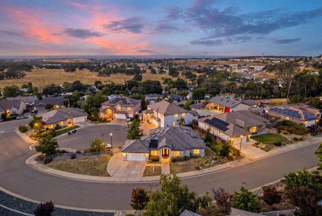 10587 Ridgecrest Dr, Jackson, CA 95642