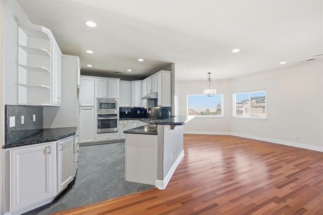 10587 Ridgecrest Dr, Jackson, CA 95642