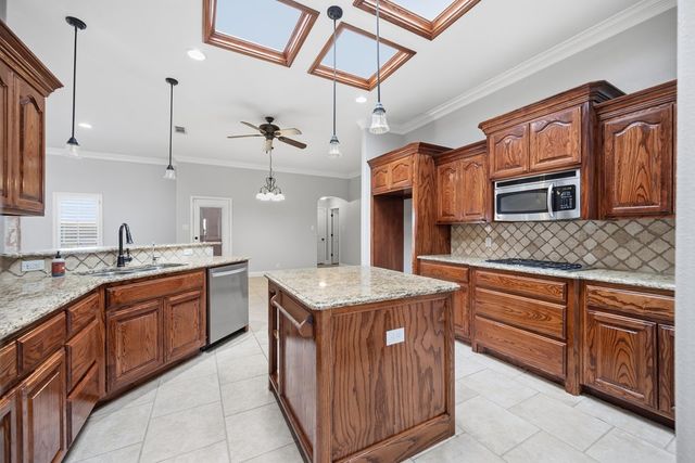 2903 Savoy, Midland, TX 79705