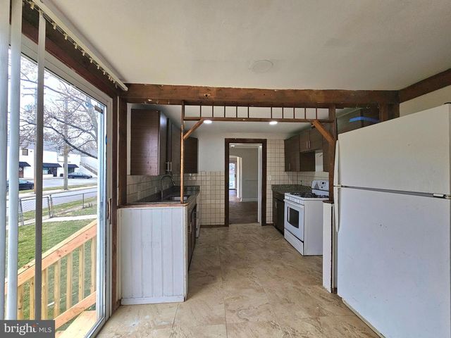 8501 CHESTNUT OAK RD, Parkville, MD 21234