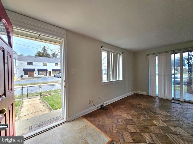 8501 CHESTNUT OAK RD, Parkville, MD 21234