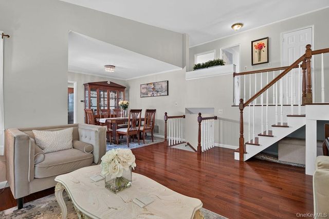 11 Oakridge Road, White Plains, NY 10607