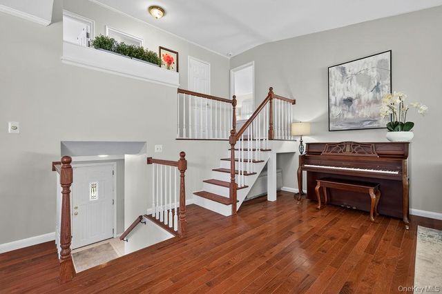 11 Oakridge Road, White Plains, NY 10607