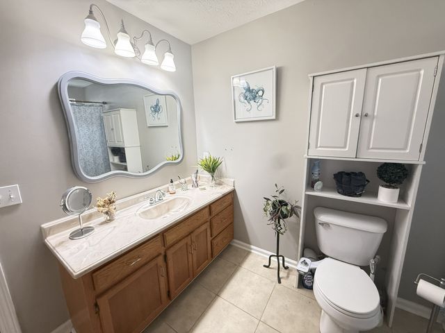 4040 Farmingham Woods Dr, Hermitage, TN 37076