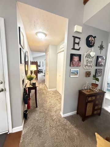 4040 Farmingham Woods Dr, Hermitage, TN 37076