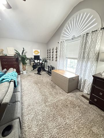 4040 Farmingham Woods Dr, Hermitage, TN 37076