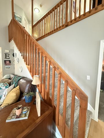 4040 Farmingham Woods Dr, Hermitage, TN 37076