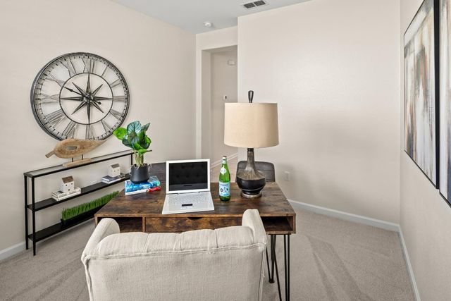 649 Wagon Wheel Ln, Lincoln, CA 95648