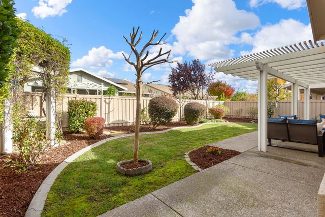 649 Wagon Wheel Ln, Lincoln, CA 95648