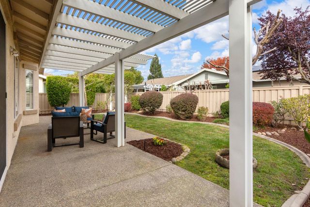 649 Wagon Wheel Ln, Lincoln, CA 95648