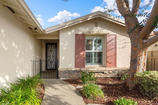 649 Wagon Wheel Ln, Lincoln, CA 95648