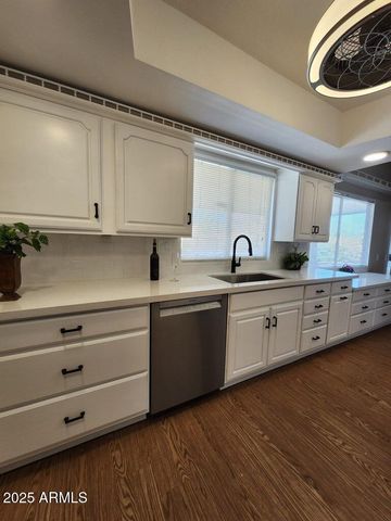 10922 W WELK Drive, Sun City, AZ 85373