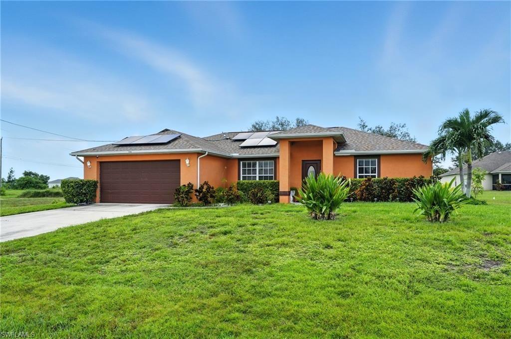 906 NE 2nd PL, Cape Coral, FL 33909