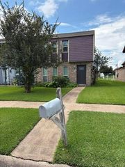 8306 Oakhaven Road, La Porte, TX 77571