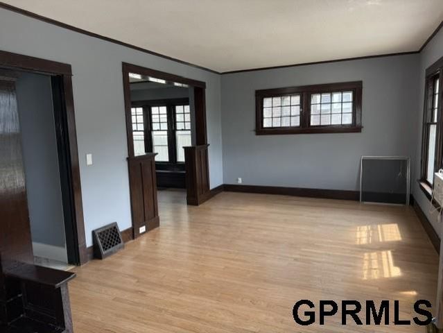 1005 S 38th Street, Omaha, NE 68105