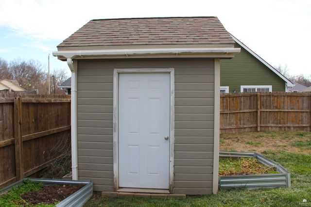 8900 Butterfly Lane, Manhattan, KS 66502