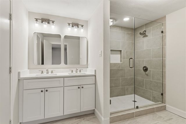 3801 Pleasant Wood Court, Arlington, TX 76016