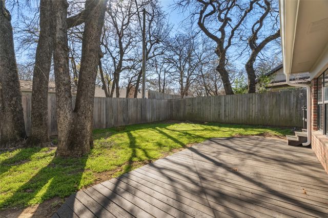 3801 Pleasant Wood Court, Arlington, TX 76016