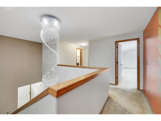 93 SALMON St, St Helens, OR 97051