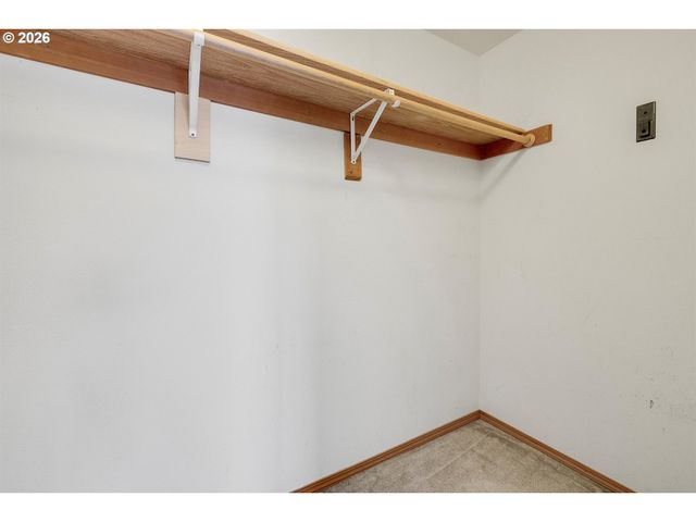 93 SALMON St, St Helens, OR 97051