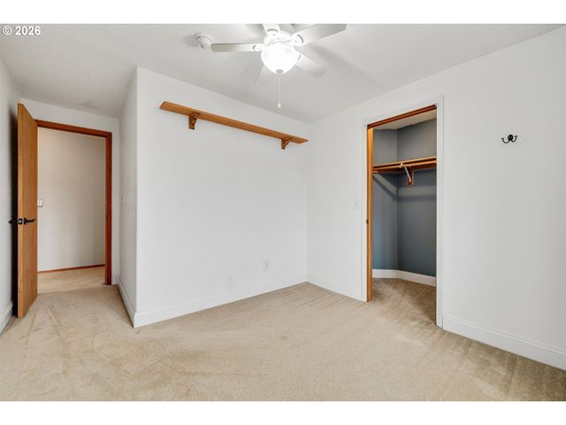 93 SALMON St, St Helens, OR 97051