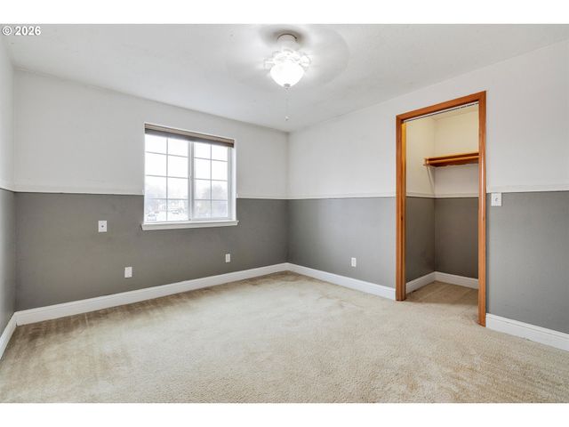 93 SALMON St, St Helens, OR 97051