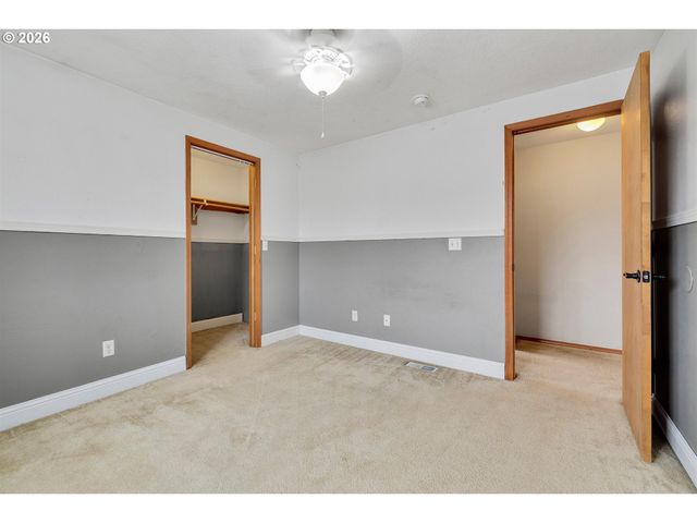 93 SALMON St, St Helens, OR 97051