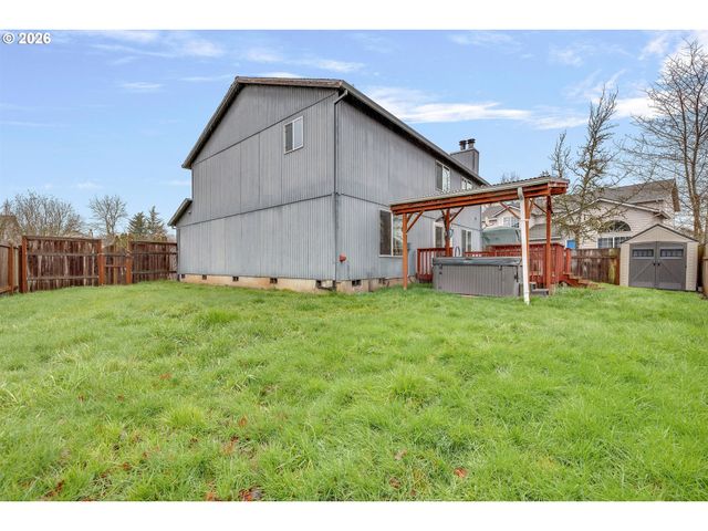 93 SALMON St, St Helens, OR 97051