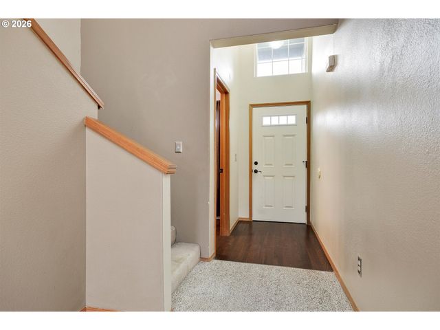 93 SALMON St, St Helens, OR 97051