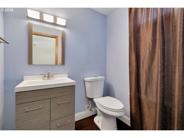 93 SALMON St, St Helens, OR 97051