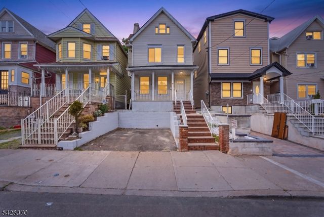 81 Westfield Ave, Elizabeth City, NJ 07208