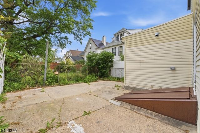 81 Westfield Ave, Elizabeth City, NJ 07208