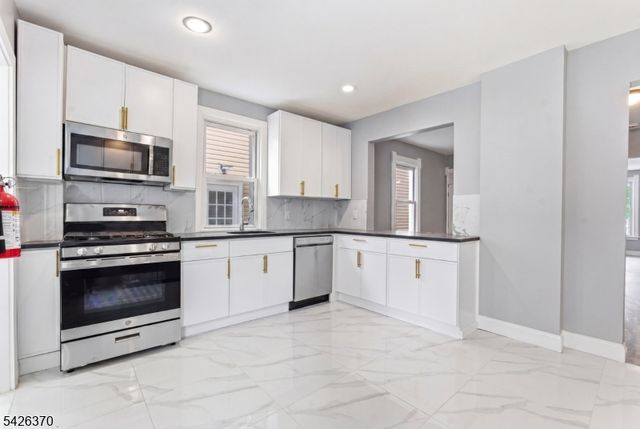 81 Westfield Ave, Elizabeth City, NJ 07208