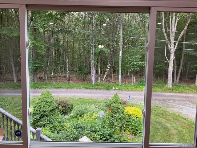 35 Mohawk Circle, Ferndale, NY 12734