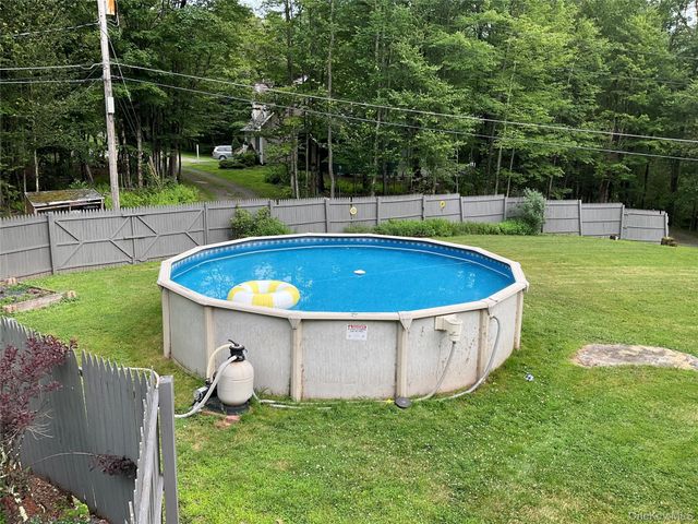 35 Mohawk Circle, Ferndale, NY 12734