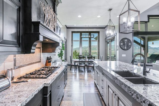 6226 E HAWKS LN, Huntsville, UT 84317