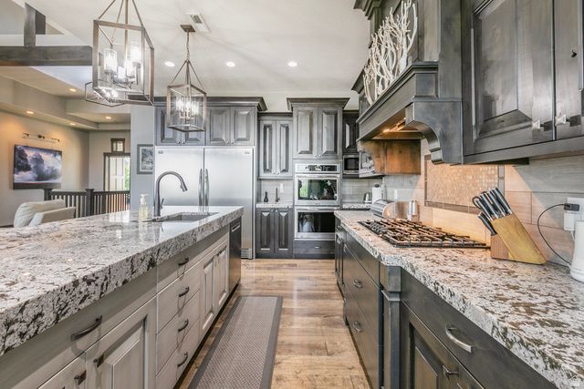 6226 E HAWKS LN, Huntsville, UT 84317