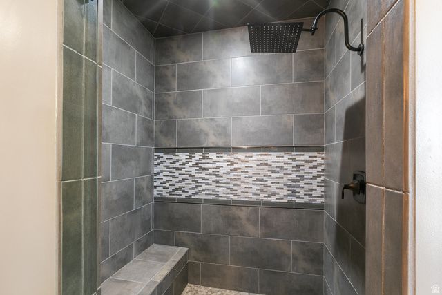 6226 E HAWKS LN, Huntsville, UT 84317