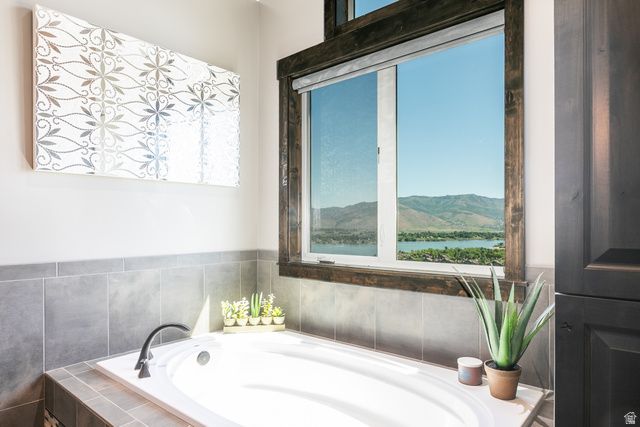 6226 E HAWKS LN, Huntsville, UT 84317