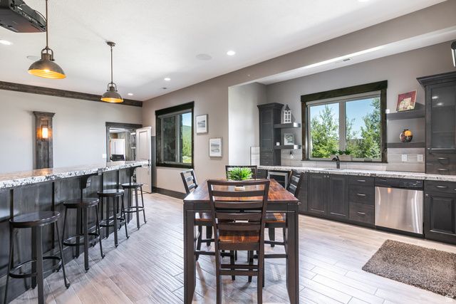 6226 E HAWKS LN, Huntsville, UT 84317