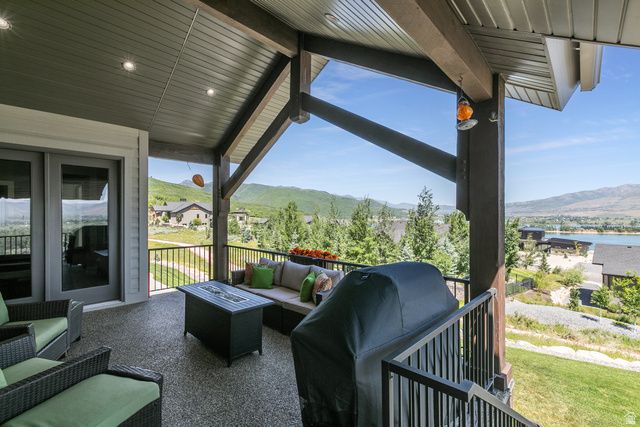 6226 E HAWKS LN, Huntsville, UT 84317