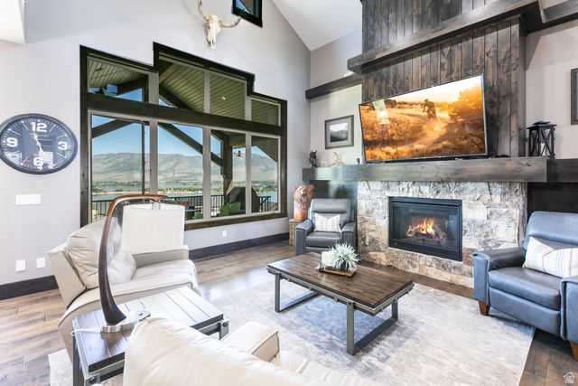 6226 E HAWKS LN, Huntsville, UT 84317