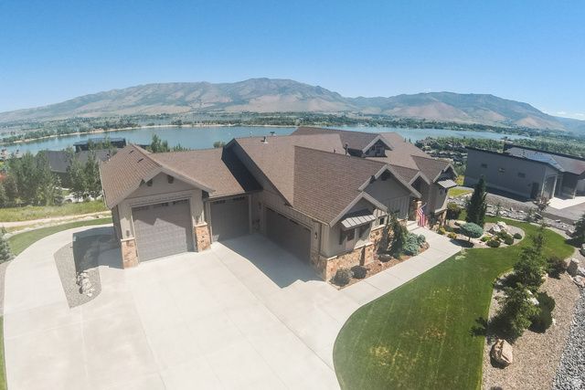 6226 E HAWKS LN, Huntsville, UT 84317