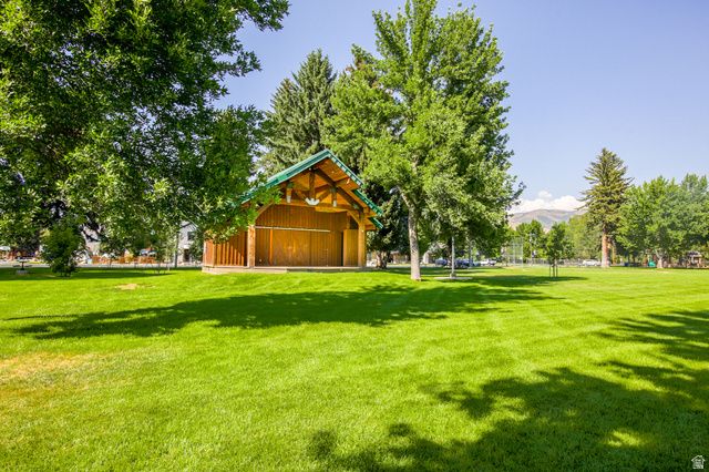 6226 E HAWKS LN, Huntsville, UT 84317