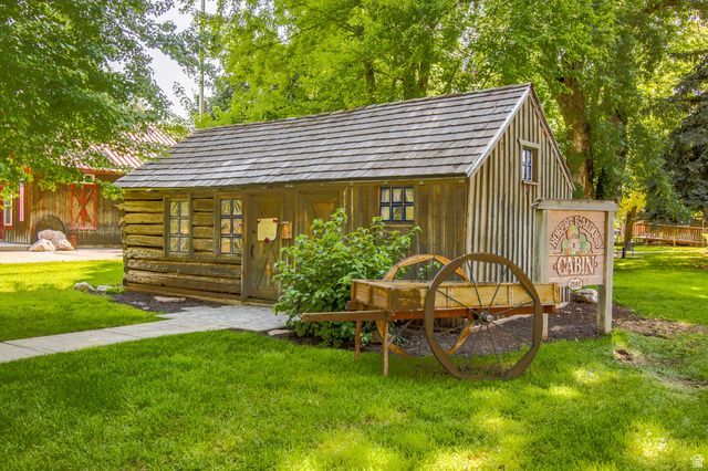 6226 E HAWKS LN, Huntsville, UT 84317