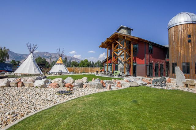 6226 E HAWKS LN, Huntsville, UT 84317