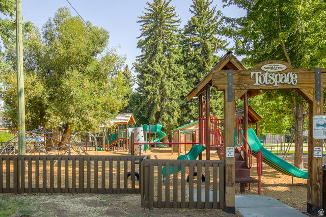 6226 E HAWKS LN, Huntsville, UT 84317