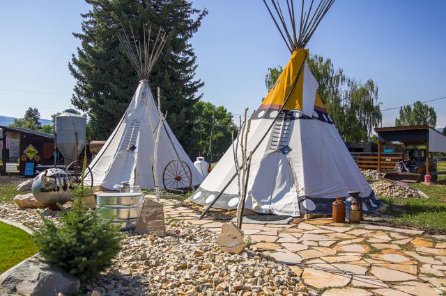 6226 E HAWKS LN, Huntsville, UT 84317