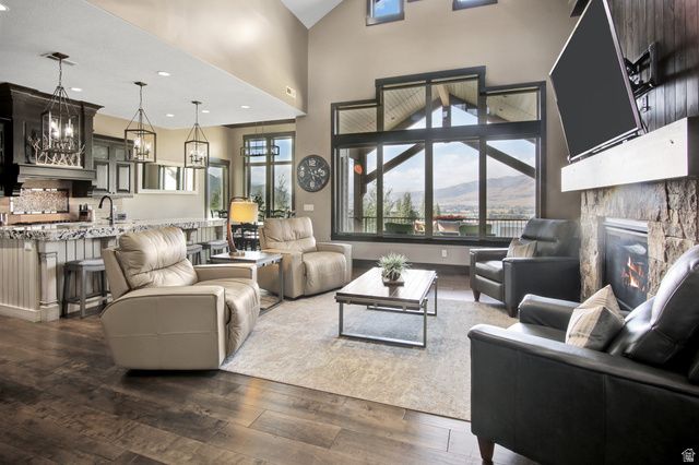 6226 E HAWKS LN, Huntsville, UT 84317
