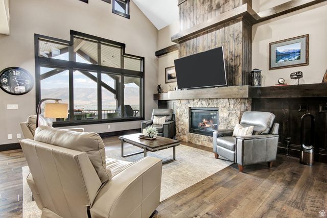 6226 E HAWKS LN, Huntsville, UT 84317